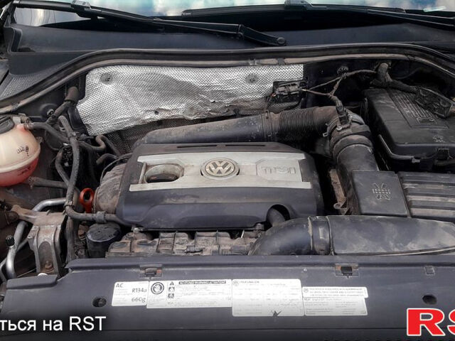 Чорний Фольксваген Тігуан, об'ємом двигуна 2 л та пробігом 183 тис. км за 12500 $, фото 13 на Automoto.ua