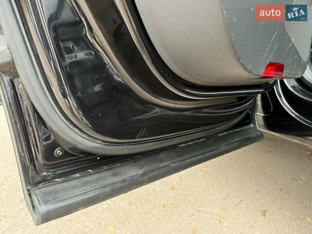 Черный Фольксваген Тигуан, объемом двигателя 1.99 л и пробегом 320 тыс. км за 14499 $, фото 114 на Automoto.ua