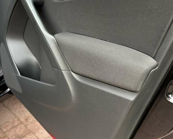 Черный Фольксваген Тигуан, объемом двигателя 1.99 л и пробегом 225 тыс. км за 14950 $, фото 85 на Automoto.ua