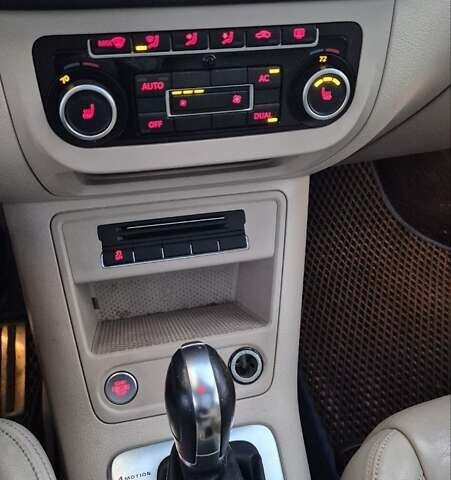 Чорний Фольксваген Тігуан, об'ємом двигуна 1.98 л та пробігом 227 тис. км за 13000 $, фото 13 на Automoto.ua