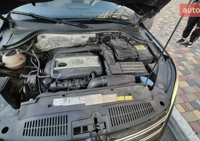 Чорний Фольксваген Тігуан, об'ємом двигуна 1.98 л та пробігом 227 тис. км за 13000 $, фото 2 на Automoto.ua