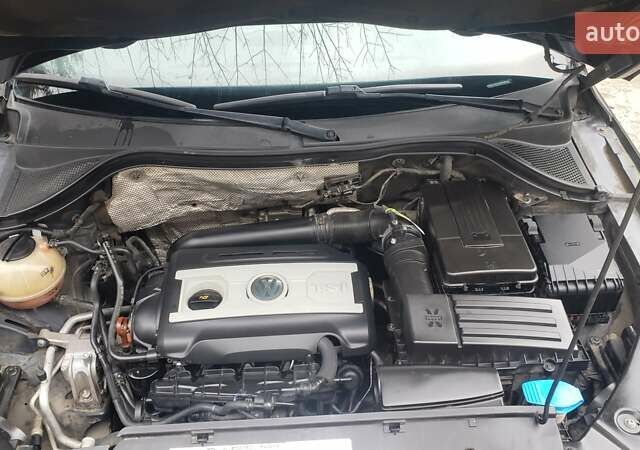 Черный Фольксваген Тигуан, объемом двигателя 2 л и пробегом 267 тыс. км за 13000 $, фото 10 на Automoto.ua