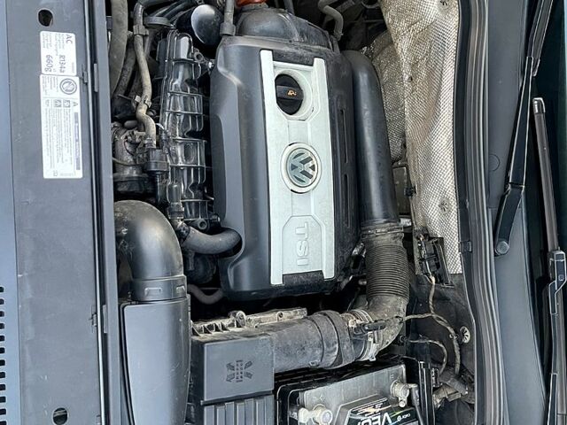 Черный Фольксваген Тигуан, объемом двигателя 2 л и пробегом 181 тыс. км за 9200 $, фото 10 на Automoto.ua