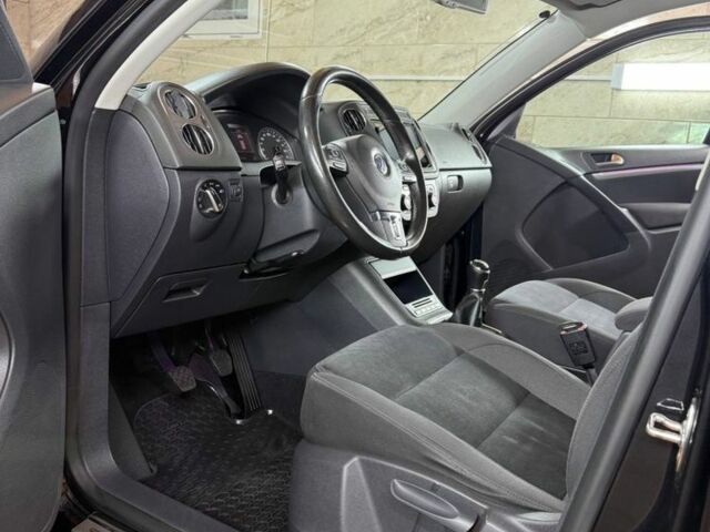 Черный Фольксваген Тигуан, объемом двигателя 2 л и пробегом 238 тыс. км за 14500 $, фото 13 на Automoto.ua