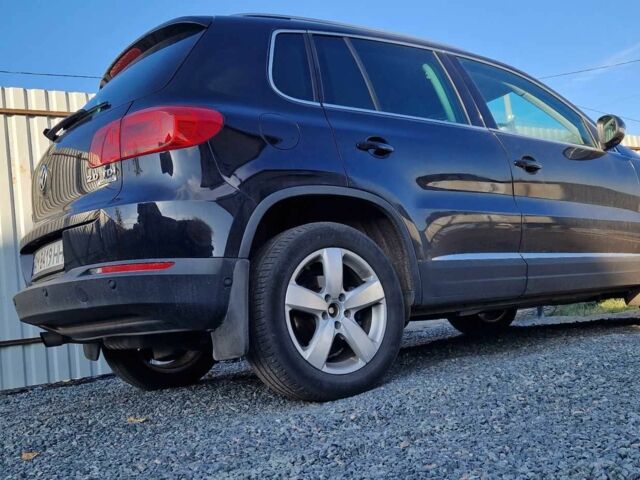 Черный Фольксваген Тигуан, объемом двигателя 2 л и пробегом 140 тыс. км за 15999 $, фото 4 на Automoto.ua