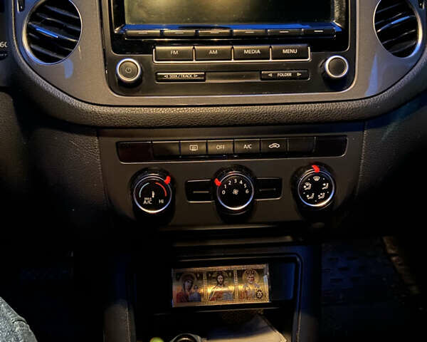 Черный Фольксваген Тигуан, объемом двигателя 1.98 л и пробегом 320 тыс. км за 11500 $, фото 19 на Automoto.ua