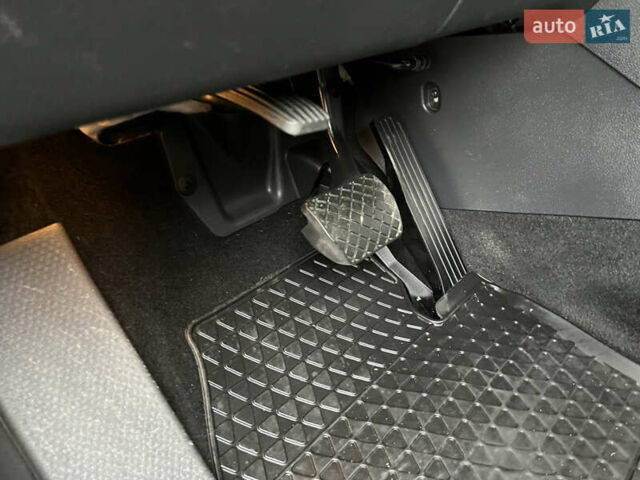 Черный Фольксваген Тигуан, объемом двигателя 1.99 л и пробегом 320 тыс. км за 14499 $, фото 89 на Automoto.ua