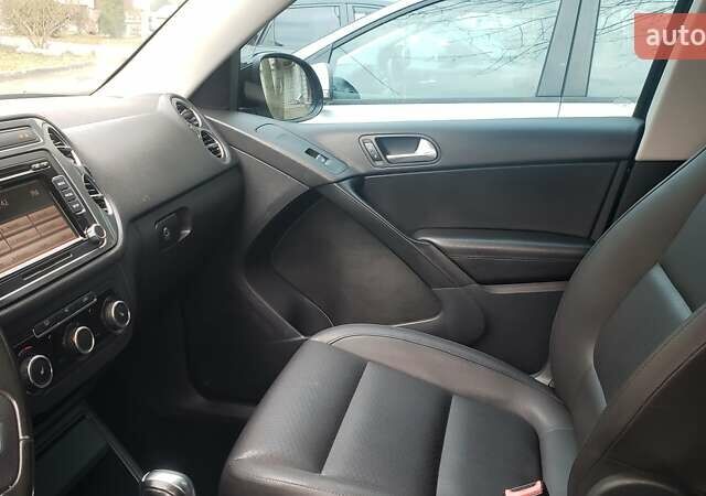 Черный Фольксваген Тигуан, объемом двигателя 2 л и пробегом 267 тыс. км за 13000 $, фото 14 на Automoto.ua