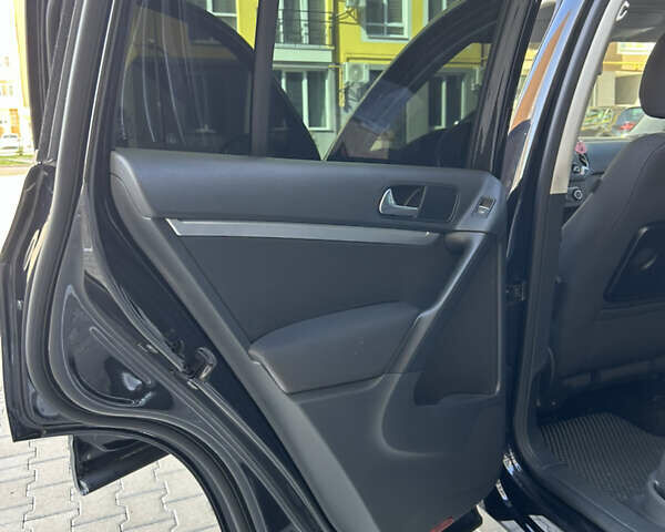 Чорний Фольксваген Тігуан, об'ємом двигуна 1.97 л та пробігом 185 тис. км за 15400 $, фото 8 на Automoto.ua