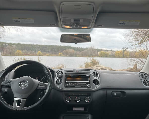 Черный Фольксваген Тигуан, объемом двигателя 1.98 л и пробегом 210 тыс. км за 10500 $, фото 5 на Automoto.ua