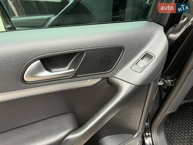 Черный Фольксваген Тигуан, объемом двигателя 1.99 л и пробегом 320 тыс. км за 14499 $, фото 112 на Automoto.ua