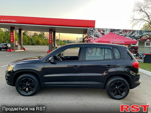 Черный Фольксваген Тигуан, объемом двигателя 2 л и пробегом 181 тыс. км за 9200 $, фото 6 на Automoto.ua