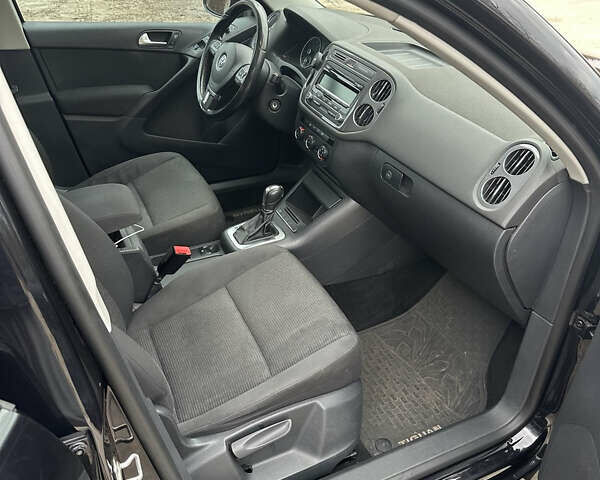 Черный Фольксваген Тигуан, объемом двигателя 1.98 л и пробегом 210 тыс. км за 10500 $, фото 7 на Automoto.ua