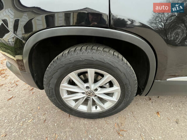 Черный Фольксваген Тигуан, объемом двигателя 1.99 л и пробегом 320 тыс. км за 14499 $, фото 75 на Automoto.ua