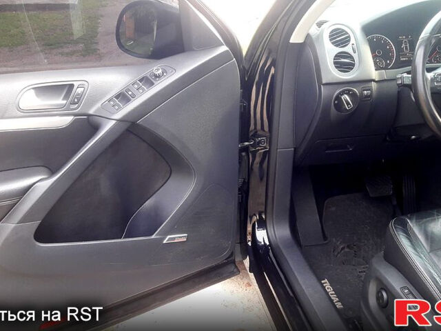 Чорний Фольксваген Тігуан, об'ємом двигуна 2 л та пробігом 183 тис. км за 12500 $, фото 10 на Automoto.ua