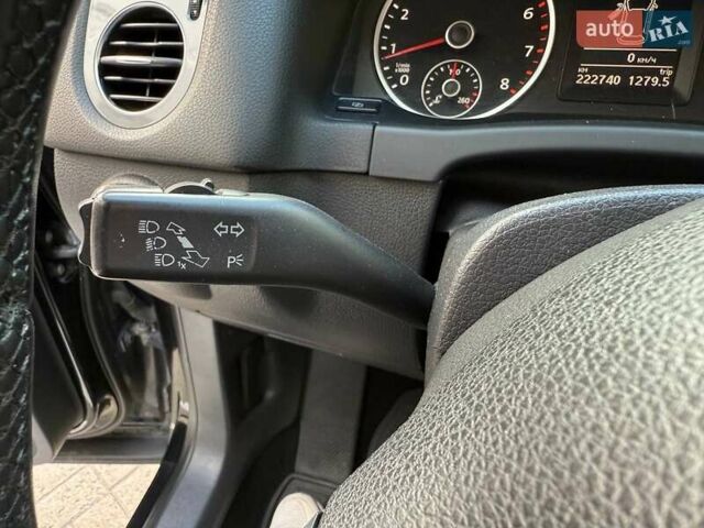 Черный Фольксваген Тигуан, объемом двигателя 1.98 л и пробегом 222 тыс. км за 9990 $, фото 13 на Automoto.ua