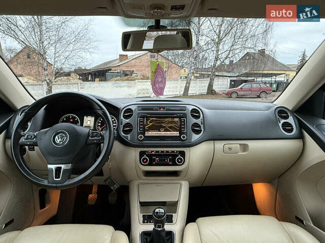 Чорний Фольксваген Тігуан, об'ємом двигуна 2 л та пробігом 234 тис. км за 15500 $, фото 8 на Automoto.ua
