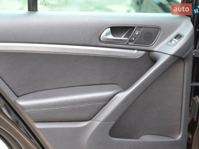 Чорний Фольксваген Тігуан, об'ємом двигуна 1.98 л та пробігом 130 тис. км за 11999 $, фото 18 на Automoto.ua