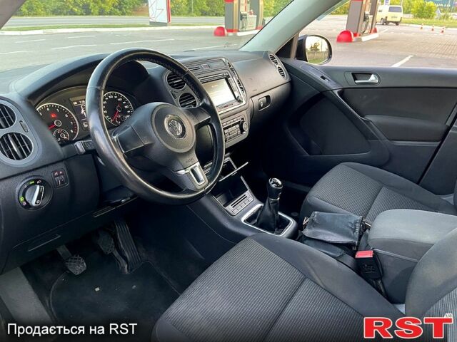 Черный Фольксваген Тигуан, объемом двигателя 2 л и пробегом 181 тыс. км за 9200 $, фото 7 на Automoto.ua