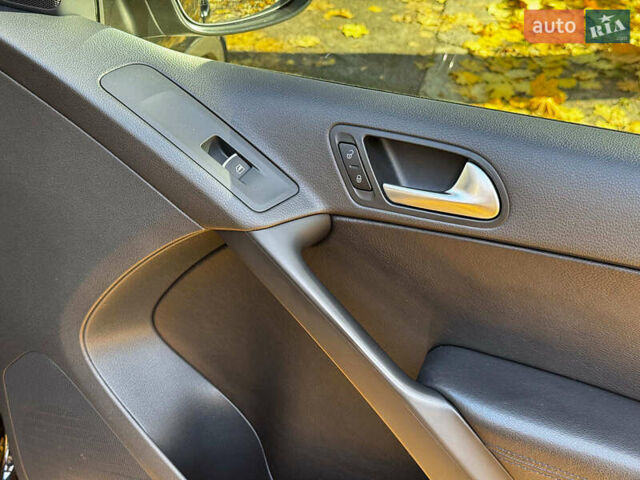 Черный Фольксваген Тигуан, объемом двигателя 2 л и пробегом 166 тыс. км за 12290 $, фото 30 на Automoto.ua