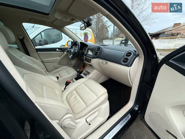 Чорний Фольксваген Тігуан, об'ємом двигуна 2 л та пробігом 234 тис. км за 15500 $, фото 17 на Automoto.ua