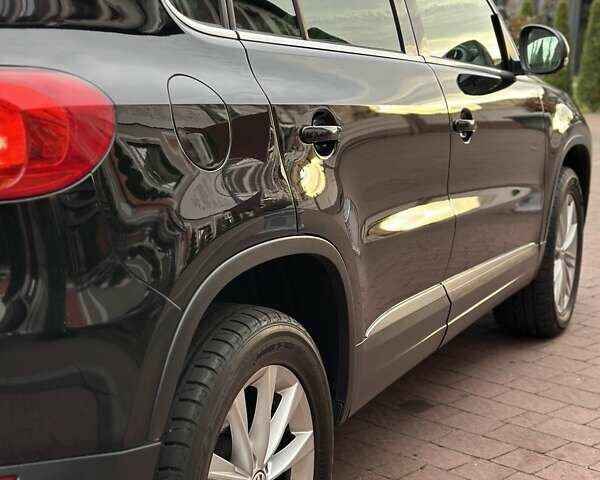 Черный Фольксваген Тигуан, объемом двигателя 1.99 л и пробегом 225 тыс. км за 14950 $, фото 38 на Automoto.ua