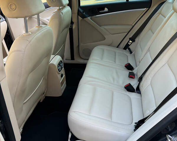 Черный Фольксваген Тигуан, объемом двигателя 1.98 л и пробегом 106 тыс. км за 10700 $, фото 7 на Automoto.ua