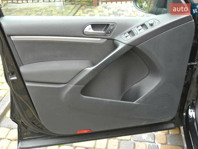 Чорний Фольксваген Тігуан, об'ємом двигуна 2 л та пробігом 168 тис. км за 15550 $, фото 12 на Automoto.ua