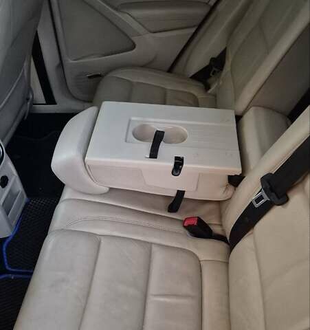 Чорний Фольксваген Тігуан, об'ємом двигуна 1.98 л та пробігом 227 тис. км за 13000 $, фото 5 на Automoto.ua