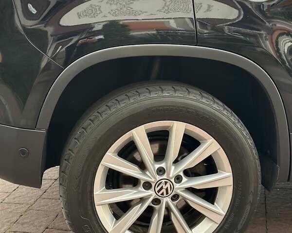 Черный Фольксваген Тигуан, объемом двигателя 1.99 л и пробегом 225 тыс. км за 14950 $, фото 39 на Automoto.ua