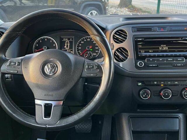 Чорний Фольксваген Тігуан, об'ємом двигуна 2 л та пробігом 200 тис. км за 10999 $, фото 11 на Automoto.ua