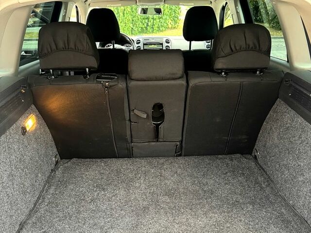 Чорний Фольксваген Тігуан, об'ємом двигуна 2 л та пробігом 229 тис. км за 10500 $, фото 12 на Automoto.ua