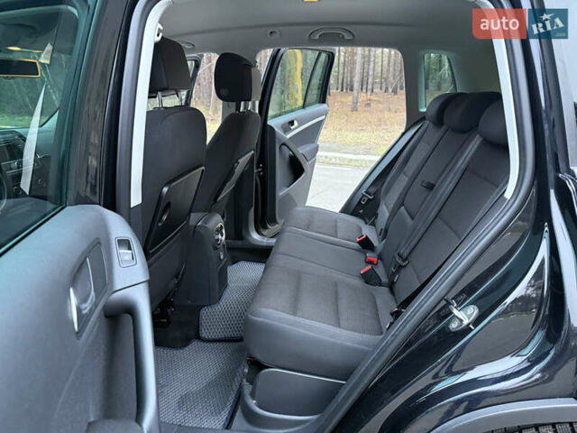 Чорний Фольксваген Тігуан, об'ємом двигуна 1.97 л та пробігом 266 тис. км за 15000 $, фото 16 на Automoto.ua