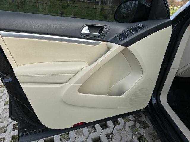 Чорний Фольксваген Тігуан, об'ємом двигуна 2 л та пробігом 194 тис. км за 12499 $, фото 10 на Automoto.ua