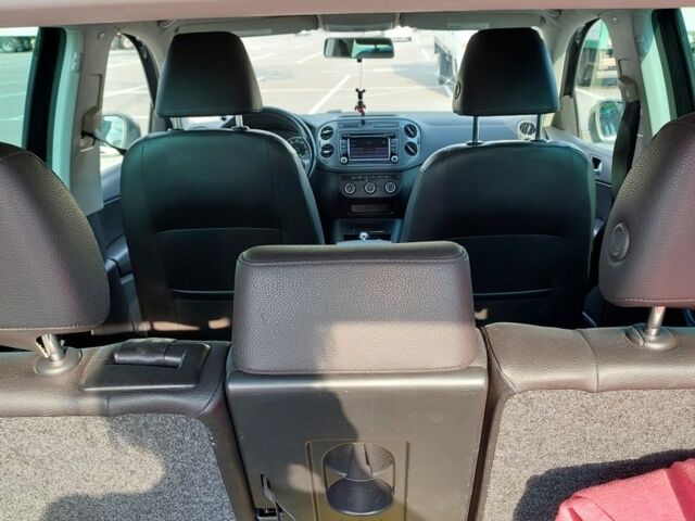 Черный Фольксваген Тигуан, объемом двигателя 2 л и пробегом 172 тыс. км за 12999 $, фото 9 на Automoto.ua