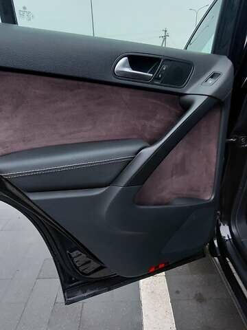 Черный Фольксваген Тигуан, объемом двигателя 1.98 л и пробегом 123 тыс. км за 13500 $, фото 8 на Automoto.ua