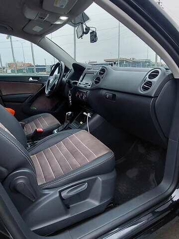 Черный Фольксваген Тигуан, объемом двигателя 1.98 л и пробегом 123 тыс. км за 13500 $, фото 15 на Automoto.ua