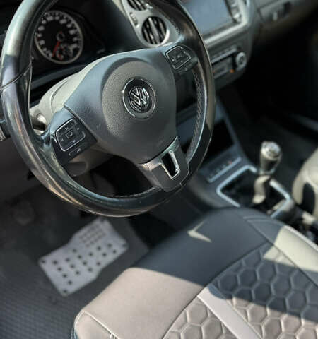 Черный Фольксваген Тигуан, объемом двигателя 1.97 л и пробегом 204 тыс. км за 14900 $, фото 4 на Automoto.ua