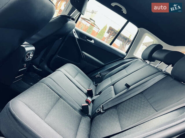 Чорний Фольксваген Тігуан, об'ємом двигуна 0 л та пробігом 240 тис. км за 11500 $, фото 42 на Automoto.ua