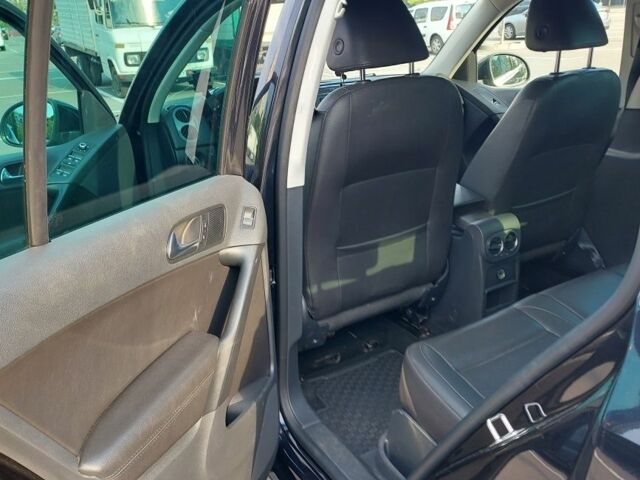 Черный Фольксваген Тигуан, объемом двигателя 2 л и пробегом 172 тыс. км за 12999 $, фото 5 на Automoto.ua