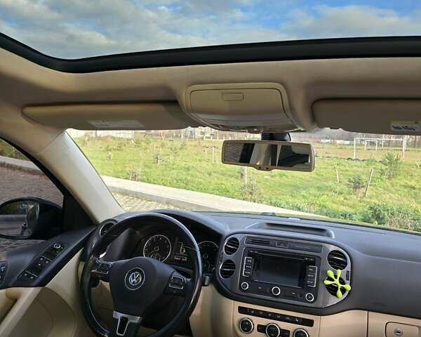 Чорний Фольксваген Тігуан, об'ємом двигуна 1.98 л та пробігом 349 тис. км за 12499 $, фото 14 на Automoto.ua