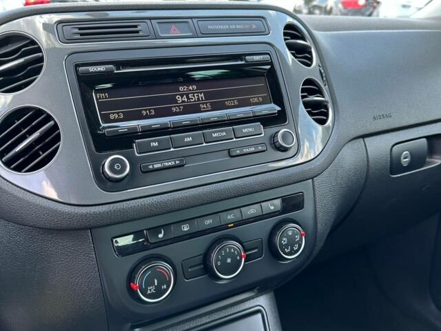 Черный Фольксваген Тигуан, объемом двигателя 2 л и пробегом 252 тыс. км за 10300 $, фото 12 на Automoto.ua