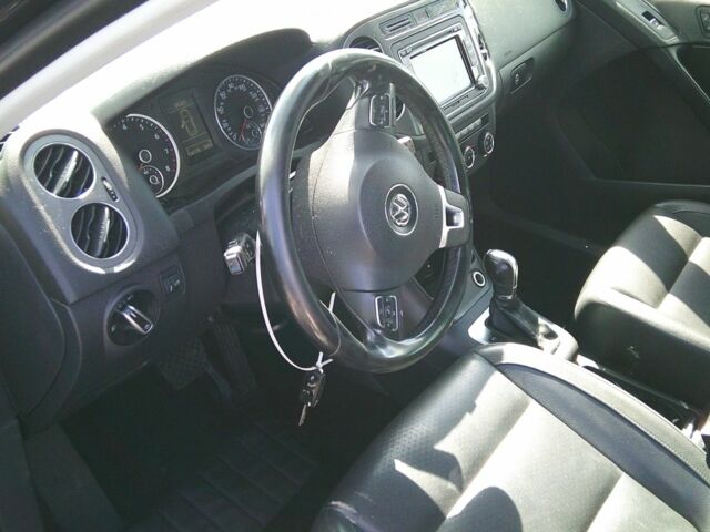 Чорний Фольксваген Тігуан, об'ємом двигуна 2 л та пробігом 156 тис. км за 7000 $, фото 6 на Automoto.ua