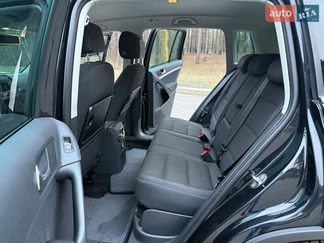 Чорний Фольксваген Тігуан, об'ємом двигуна 1.97 л та пробігом 266 тис. км за 15000 $, фото 15 на Automoto.ua