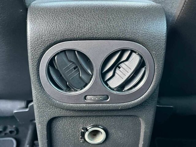 Чорний Фольксваген Тігуан, об'ємом двигуна 2 л та пробігом 200 тис. км за 10999 $, фото 2 на Automoto.ua