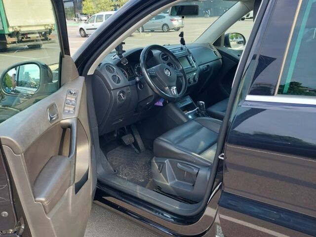 Черный Фольксваген Тигуан, объемом двигателя 2 л и пробегом 172 тыс. км за 12999 $, фото 4 на Automoto.ua