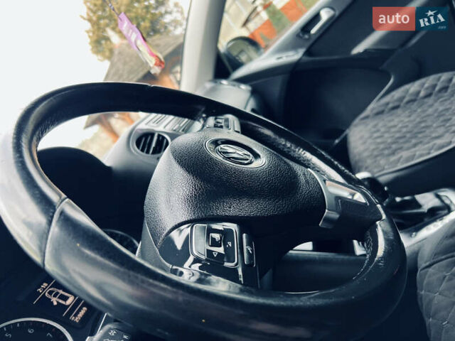 Чорний Фольксваген Тігуан, об'ємом двигуна 0 л та пробігом 240 тис. км за 11500 $, фото 21 на Automoto.ua