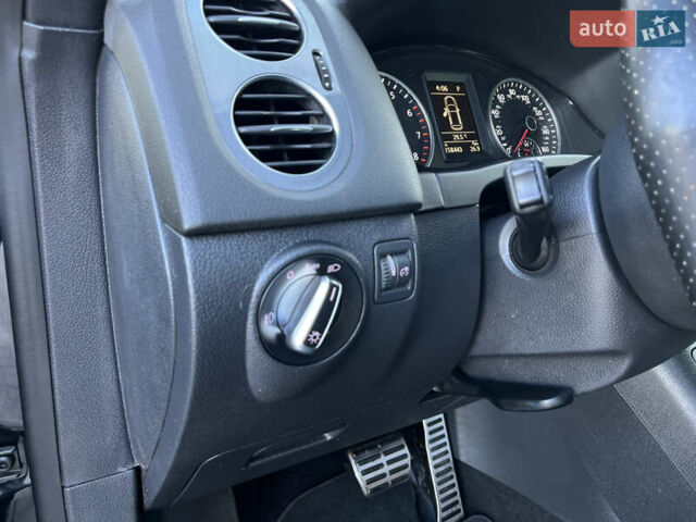 Чорний Фольксваген Тігуан, об'ємом двигуна 2 л та пробігом 159 тис. км за 14950 $, фото 13 на Automoto.ua
