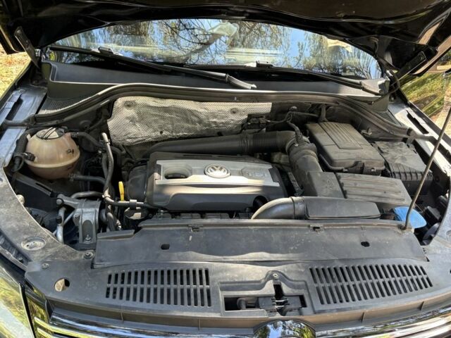 Черный Фольксваген Тигуан, объемом двигателя 2 л и пробегом 230 тыс. км за 13500 $, фото 4 на Automoto.ua