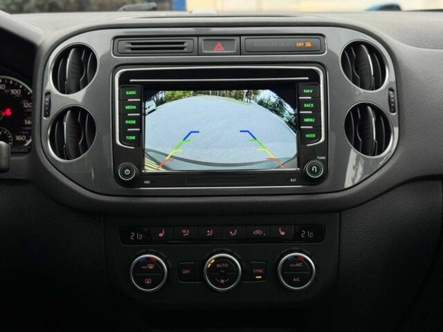 Черный Фольксваген Тигуан, объемом двигателя 2 л и пробегом 116 тыс. км за 11900 $, фото 14 на Automoto.ua